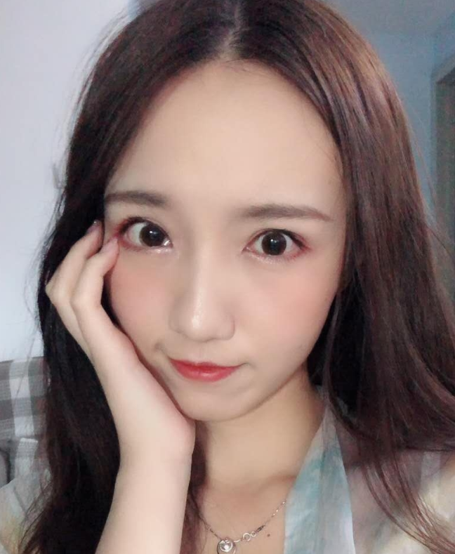 好多小姐姐都在一起的，现在都跑公寓里了么